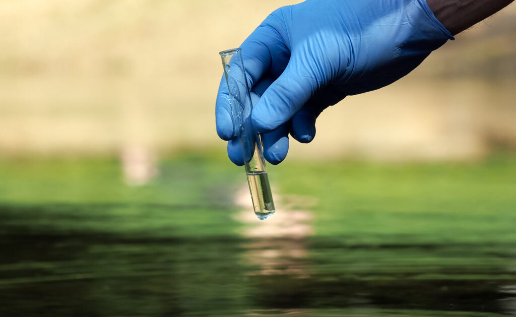 ciclo-agua-investigación-recogida-muestras-sostenible-recurso-bbva ciclo-agua-investigación-recogida-muestras-sostenible-recurso-bbva