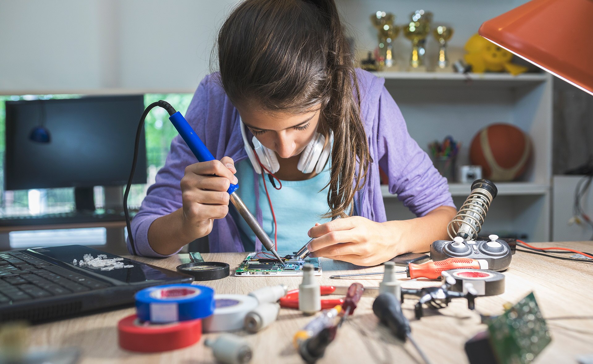 BBVA-impulso-femenino-STEM-ciencia-adolescente-mujer-niña-carrera-profesional-inspiración-dedicación-trabajo-futuro-ciencia-física BBVA-impulso-femenino-STEM-ciencia-adolescente-mujer-niña-carrera-profesional-inspiración-dedicación-trabajo-futuro-ciencia-física