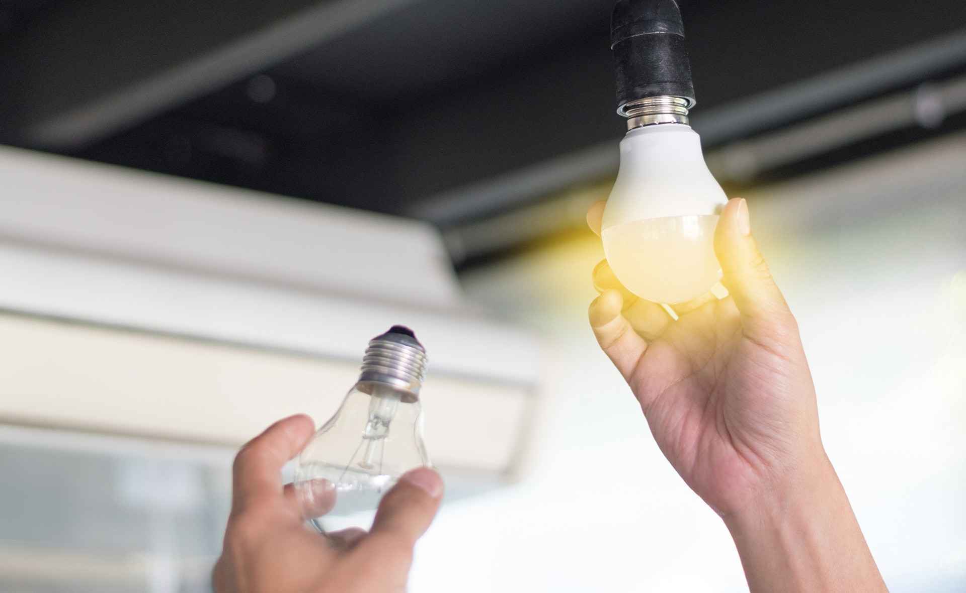 BBVA-podcast-eficiencia-energetica-sostenibilidad-bombilla-luz-energia-
Eficiencia energética: Aprende a ahorrar energía en tu día a día
BBVA-podcast-eficiencia-energetica-sostenibilidad-bombilla-luz-energia-