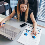 mujer_finanzas-tecnologia-liderazgo-trabajo-empleo mujer_finanzas-tecnologia-liderazgo-trabajo-empleo