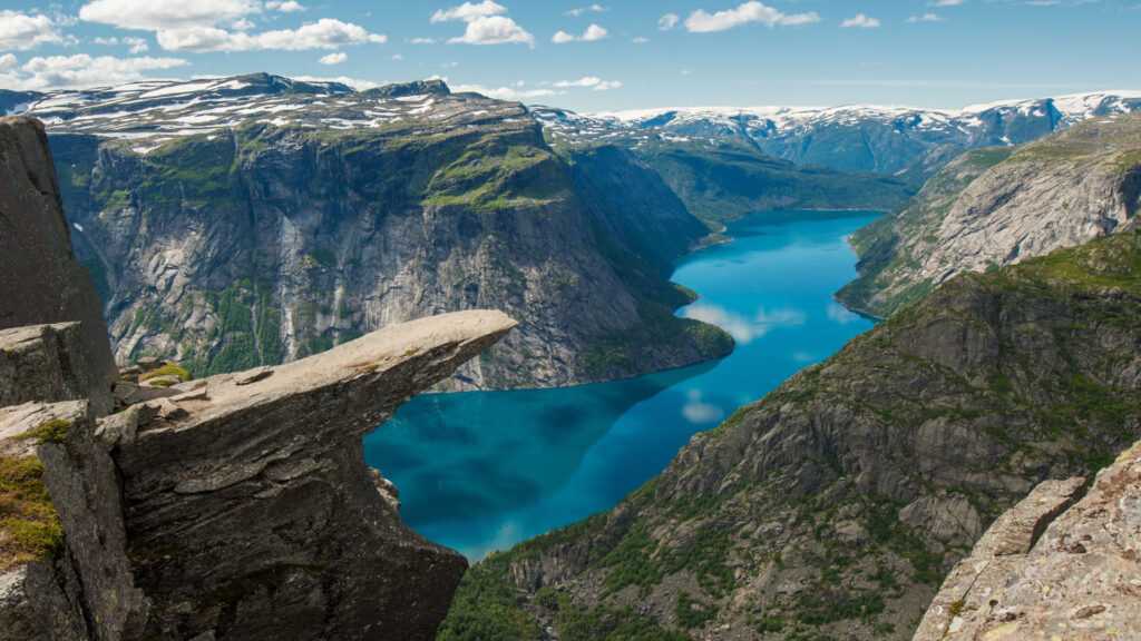 noruega-río-paisaje-naturaleza-país-montañas-respirar-relax-montañismo-vegetación-