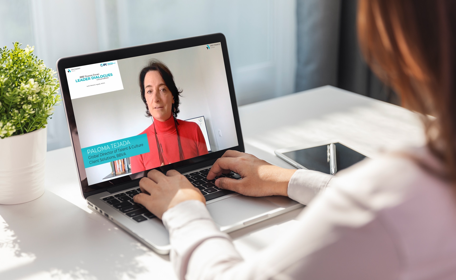 paloma_tejada-mockup-bbva-entrevista-videoconferencia