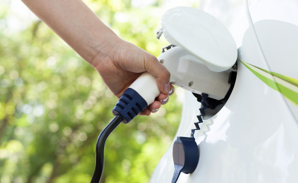 BBVA-faconauto-movilidad-coche-electrico-carga-combustible-sostenibilidad-transporte BBVA-faconauto-movilidad-coche-electrico-carga-combustible-sostenibilidad-transporte