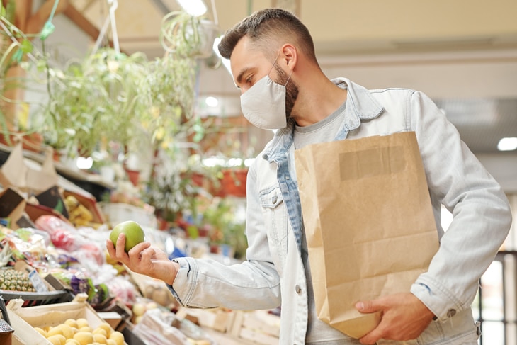 BBVA-feria-productos-ecologicos-int1-compra-supermercado-sostenibilidad-