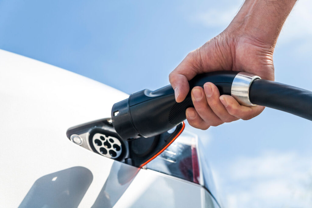 ¿Cuáles son los beneficios de los autos híbridos y eléctricos para las finanzas y el ambiente? ¿Cuáles son los beneficios de los autos híbridos y eléctricos para las finanzas y el ambiente?