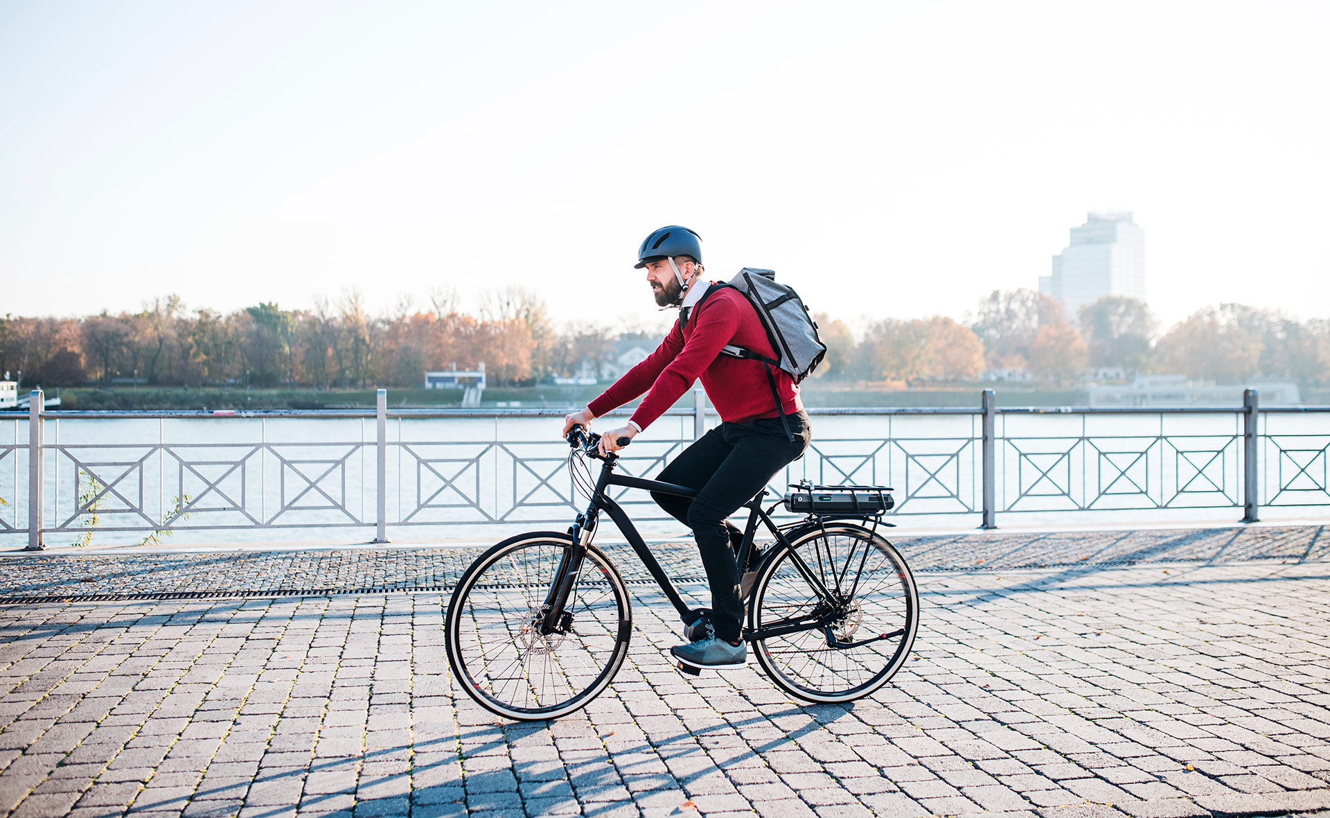 bicicleta_electrica_interior-movilidad-sostenibilidad-carretera-ruedas-transporte-urbano