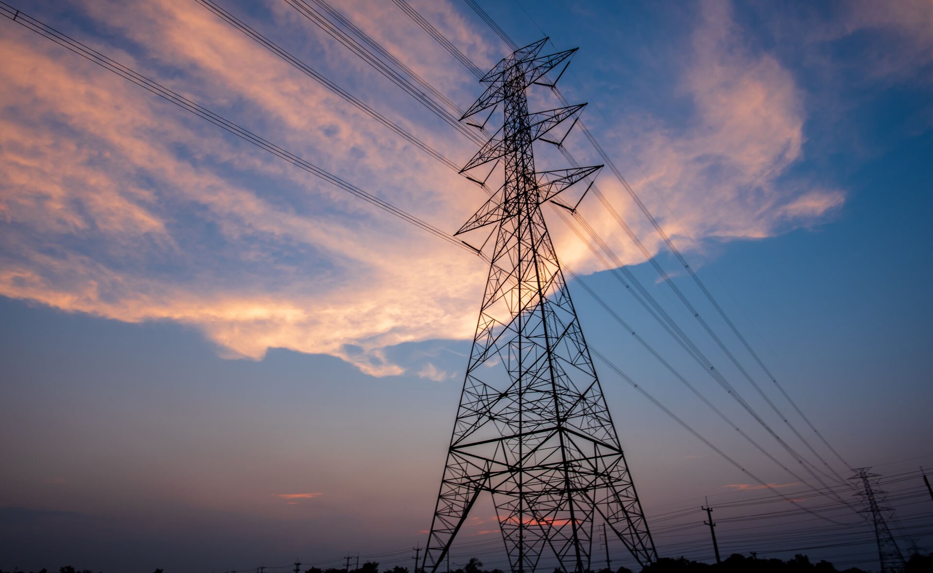 central_electrica_historia-creacion-fabricas-sostenibilidad-contaminacion-aire-energia
