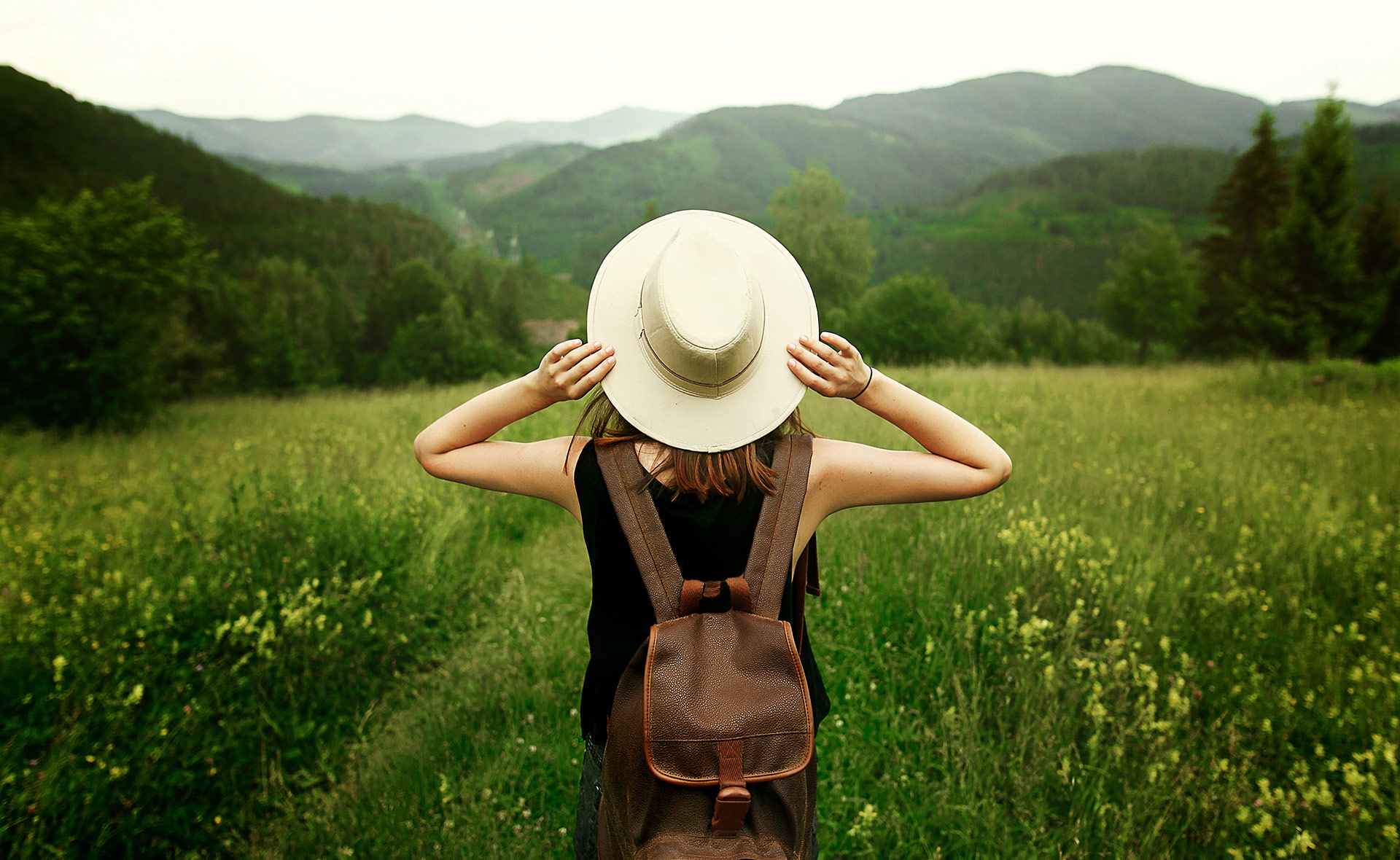 BBVA-turismo-sostenible-campo-mujer-libertad-naturaleza-cuidado-medioambiente-proteccion-planeta