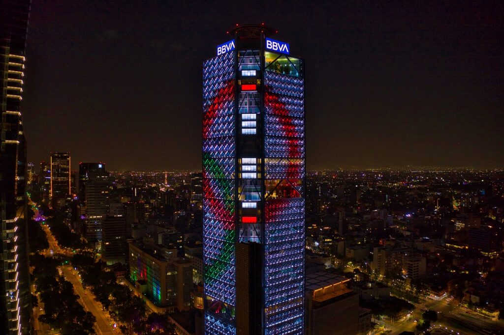 La Torre BBVA México se ilumina con los Juegos Olímpicos La Torre BBVA México se illumina con los Juegos Olímpicos