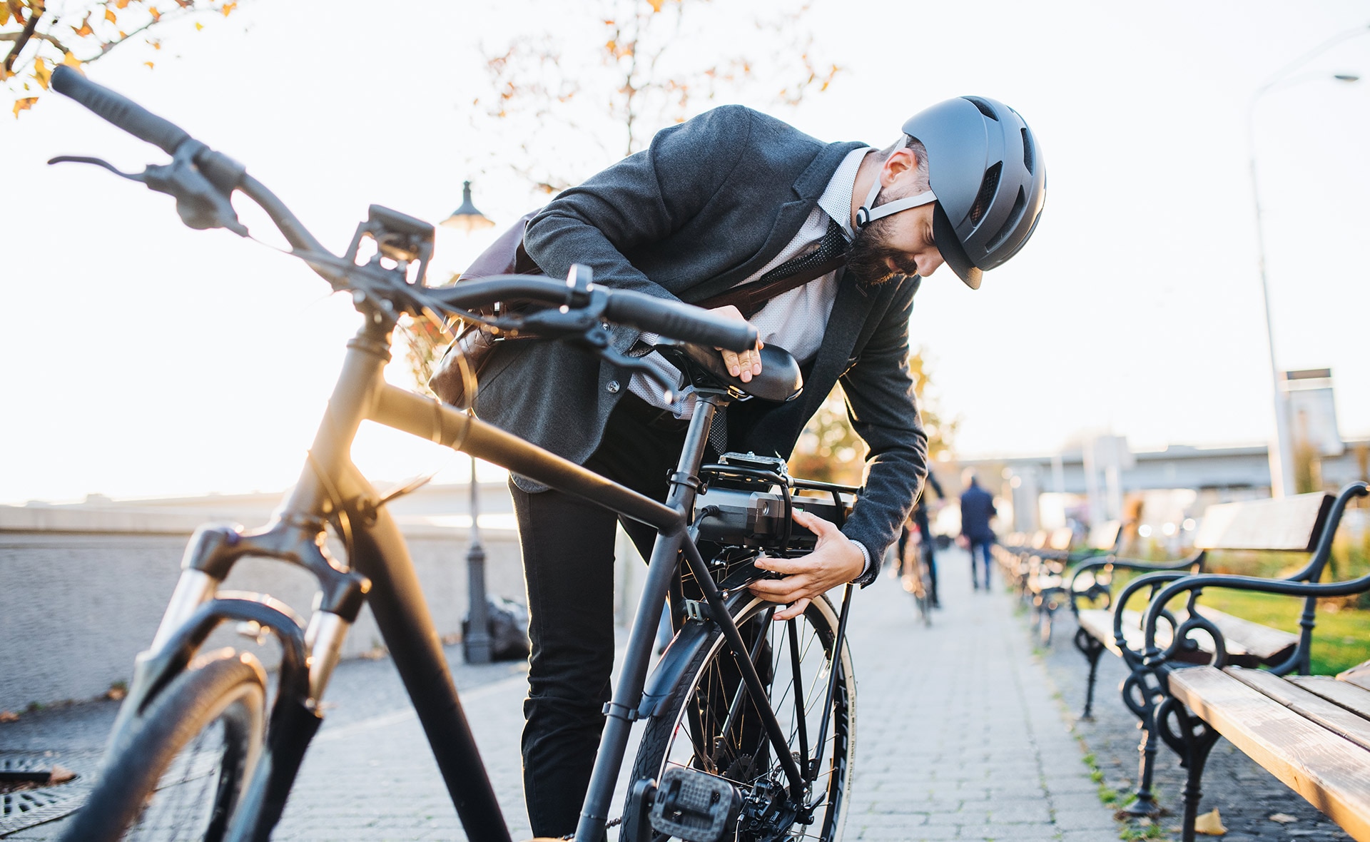 BBVA-podcast-futuro-sostenible-bici-convencial-electrica