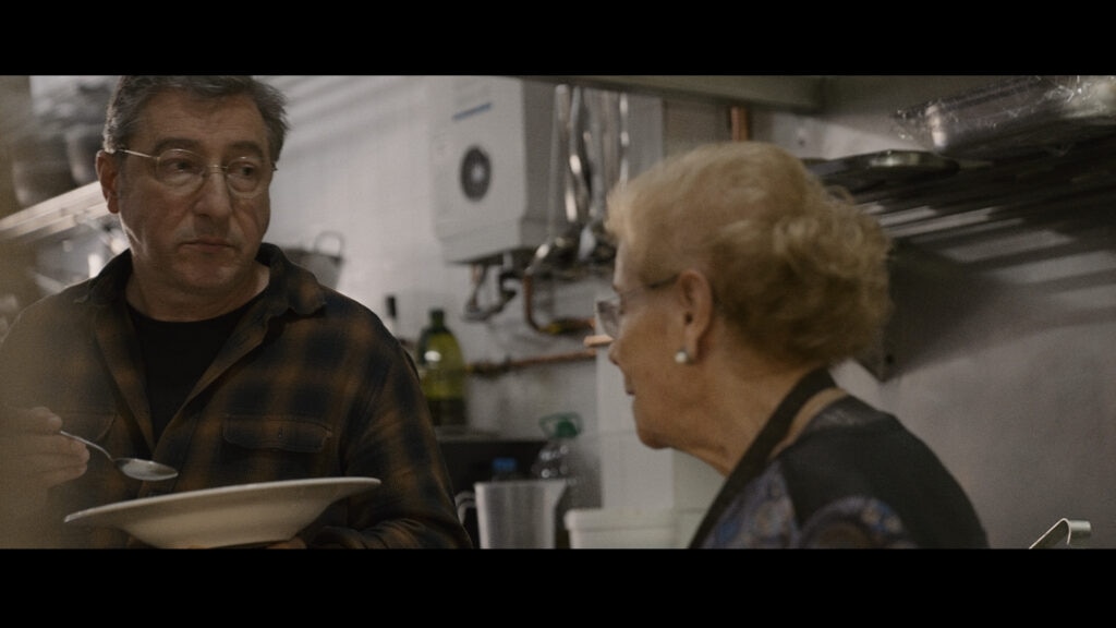 Joan Roca junto a su madre Montserrat Fontané en el documental sembrando futuro Joan Roca junto a su madre Montserrat Fontané en el documental sembrando futuro