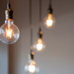 BBVA-eficiencia_energetica_sostenibilidad-iluminacion-bombilla-electricidad-recursos-factura
