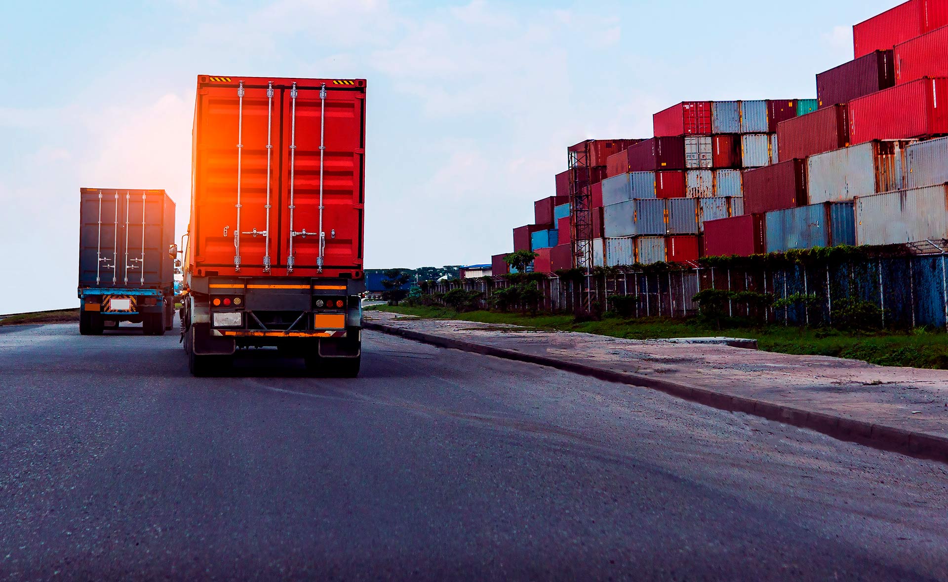 BBVA_y_el_ICEX_colaboran-acuerdo-caminiones-movilidad-sostenibilidad-transporte-mercancias-internacionalizacion BBVA_y_el_ICEX_colaboran-acuerdo-caminiones-movilidad-sostenibilidad-transporte-mercancias-internacionalizacion