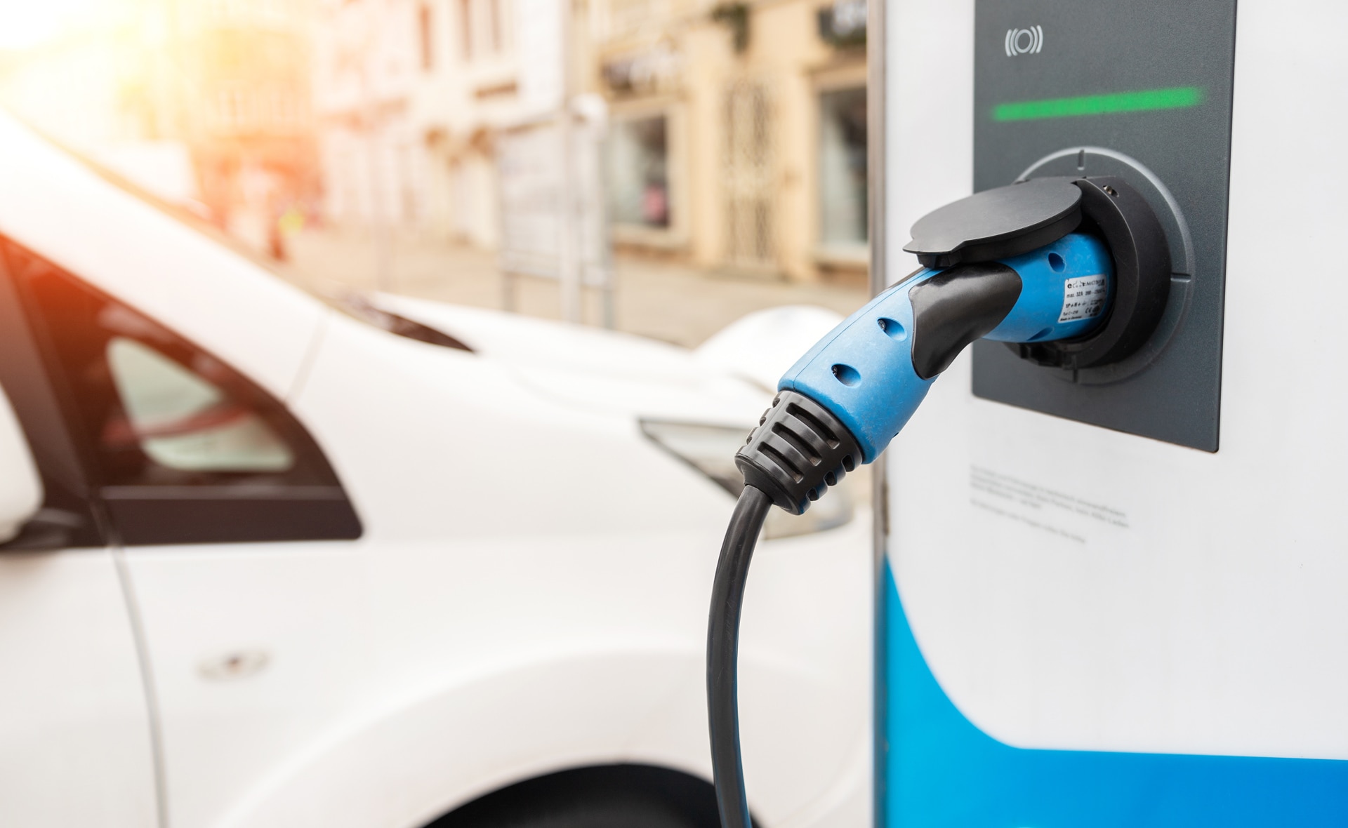 Hidrogeno-coche-electrico-hub-sostenibilidad-vehiculos-gases-aire