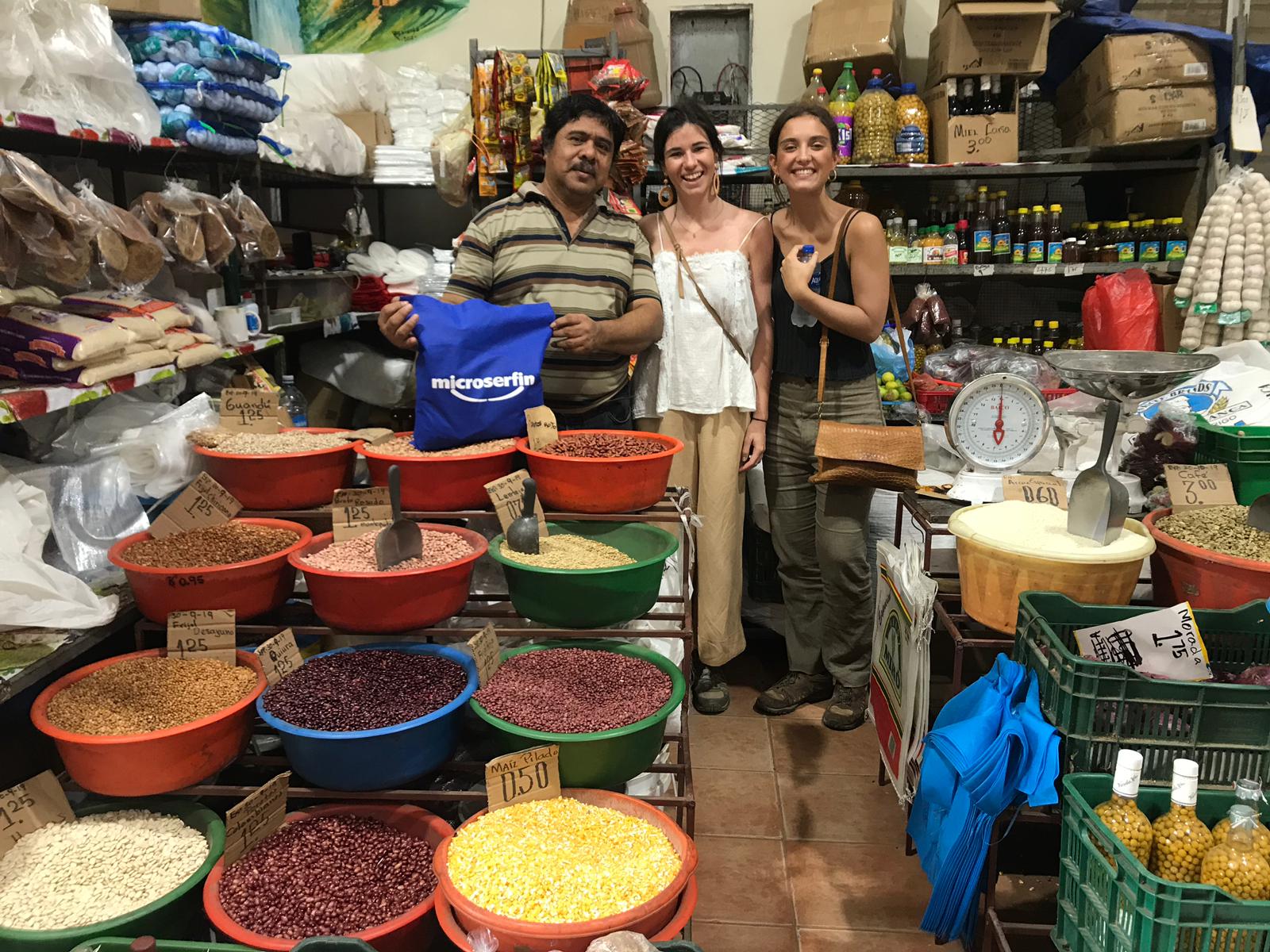 Blanca Carcasona y Jaione Antoñana, universitarias becadas por Fundación Microfinanzas BBVA