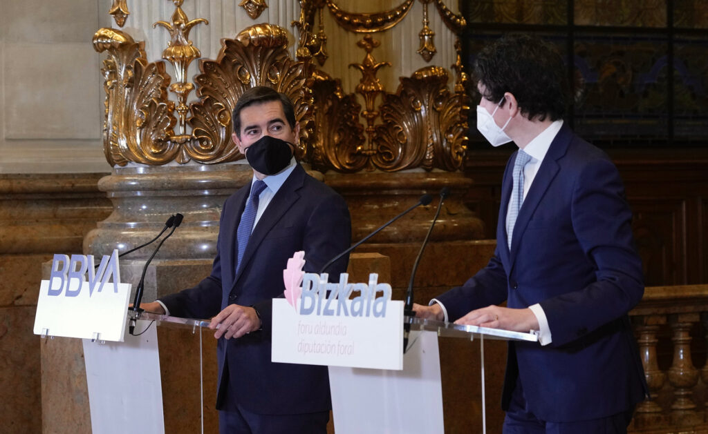Carlos-Torres-Vila-Unai-Rementeria-Bilbao-BBVA BBVA pone en marcha dos centros tecnológicos en Bilbao y contratará a 200 profesionales en dos años