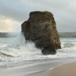 El desafío tecnológico de capturar energía de las olas del mar