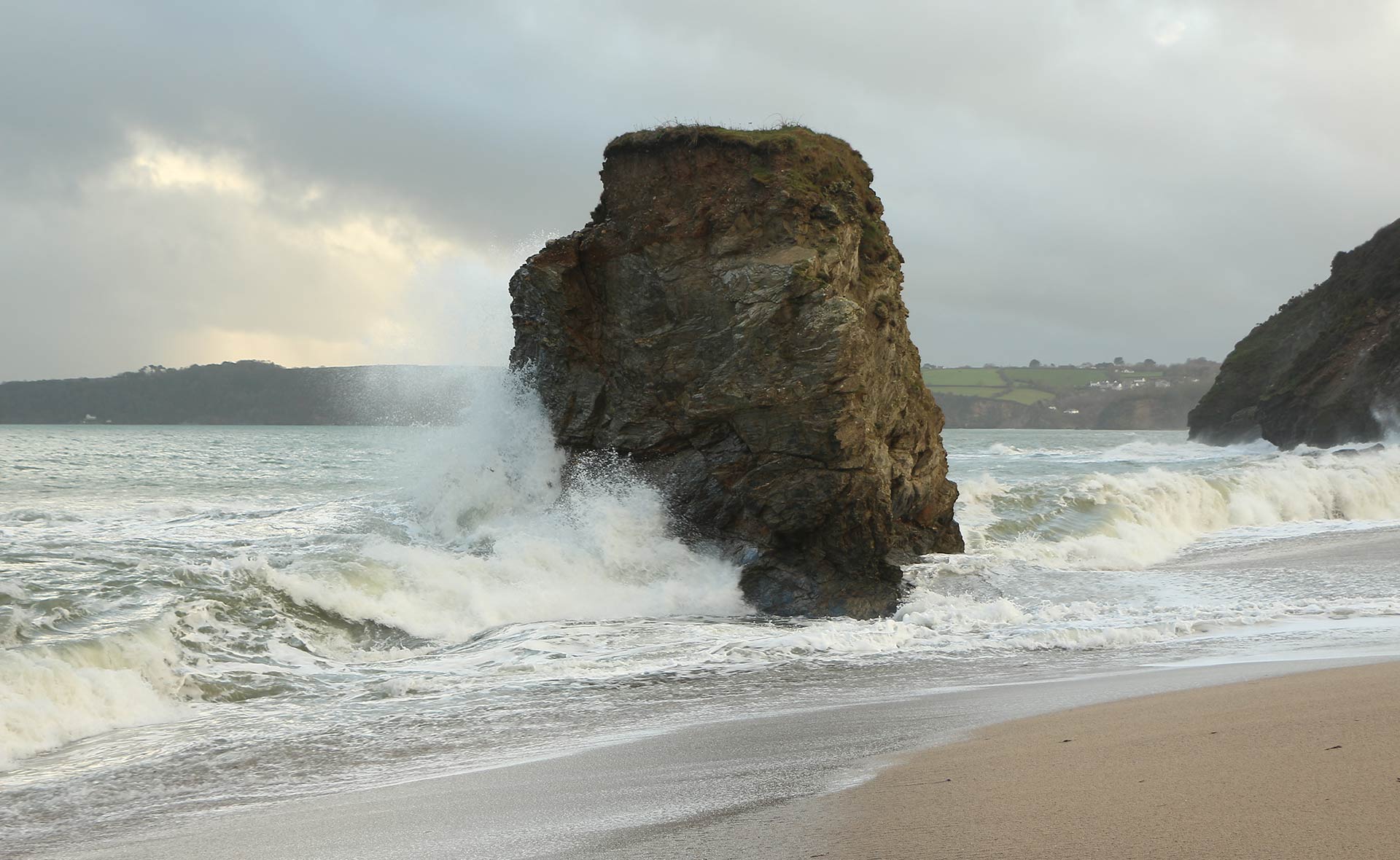 El desafío tecnológico de capturar energía de las olas del mar