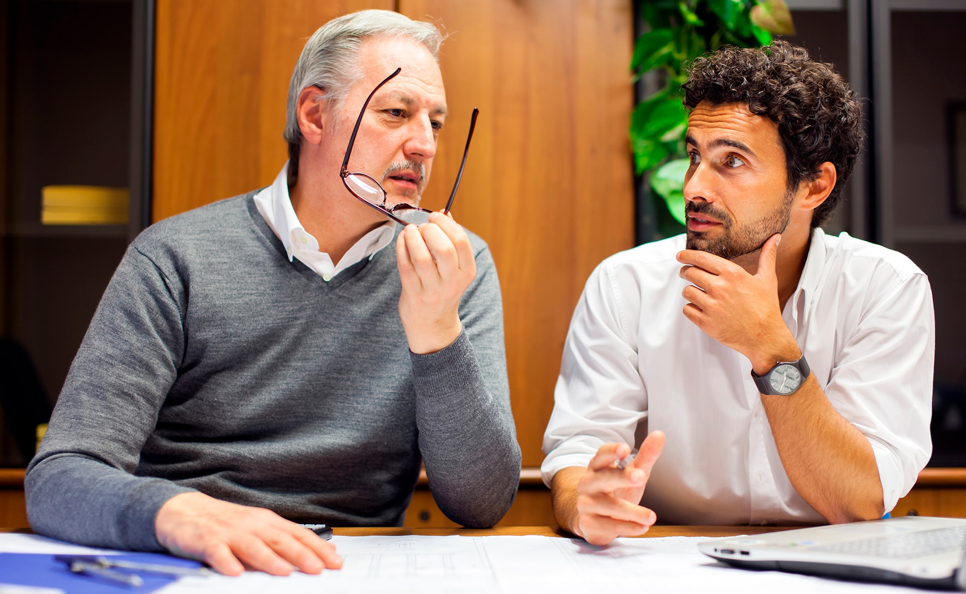 Se dio a conocer la actualización del estudio “Nivel de progreso de las Empresas Familiares para lograr su continuidad y armonía” al 2021, el cual fue presentado por el Centro de Investigación para Familias de Empresarios, CIFEM | BBVA de IPADE Business School. El estudio destaca que la sucesión e institucionalización siguen siendo retos importantes en las empresas familiares para sobrevivir a la pandemia.
Sucesión e institucionalización, retos importantes en las empresas familiares