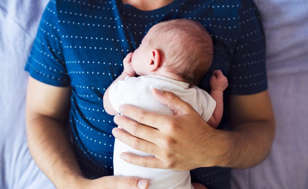En la búsqueda de ese modelo en pro de un talento sin género, BBVA apuesta por programas y acciones que reflejan los diferentes modelos de familia, las nuevas paternidades, el impulso en la promoción de mujeres y la visibilidad de referentes para expandir el mensaje de la diversidad. El papel de la corresponsabilidad familiar en la lucha por la igualdad de género