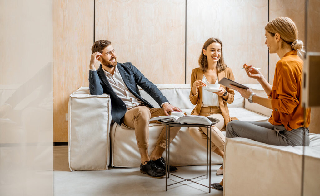 La psicología financiera es la parcela de la psicología que estudia nuestro comportamiento a la hora de tomar decisiones financieras, teniendo en cuenta las emociones, la influencia del contexto y los sesgos cognitivos que intervienen en el proceso. Qué es la psicología financiera y cómo influyen las emociones en la inversión