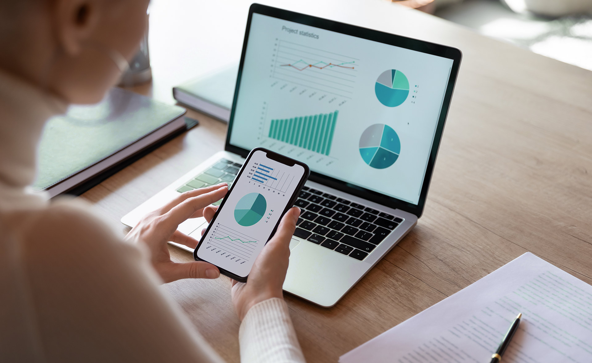 Cómo evaluar en términos de sostenibilidad a las mayores empresas del planeta. A esta cuestión respondió en 1999 el Dow Jones Sustainability Index, un índice que en su última edición ha examinado 323 grandes compañías. Al principio, pocas empresas estaban interesadas en salir en este estricto ranking; hoy, la sostenibilidad es inevitable. ¿Sabes qué es el índice Dow Jones Sustainability Index?