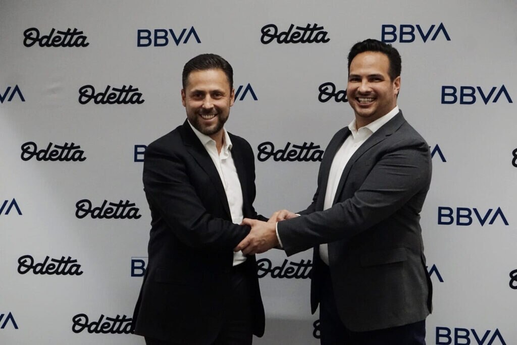 Victor-Rojas-dir-Banca-Automotriz-BBVA-Mexico-y-Daniel-Esponda-dir-gral-Odetta Victor-Rojas-dir-Banca-Automotriz-BBVA-Mexico-y-Daniel-Esponda-dir-gral-Odetta