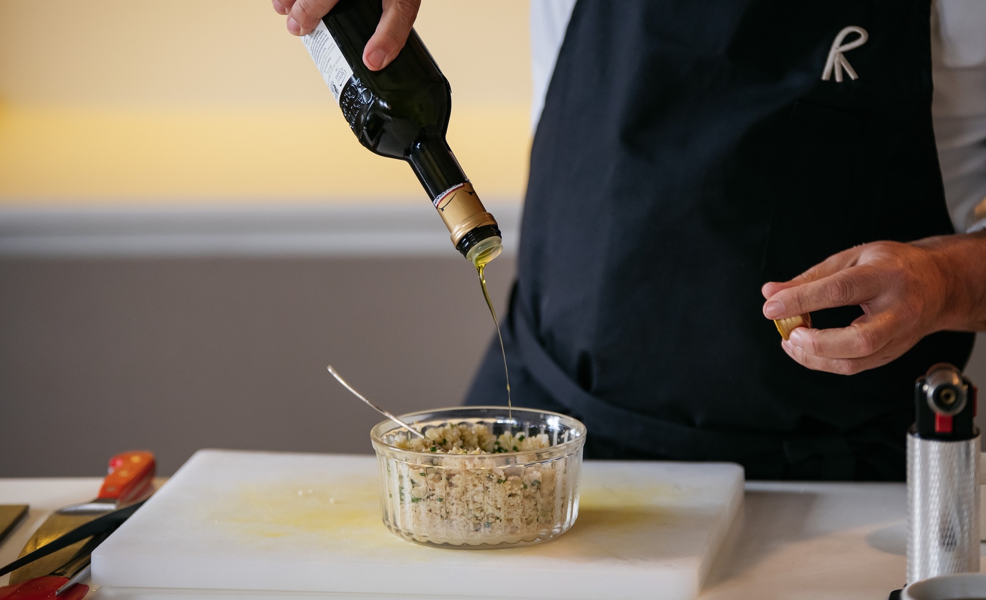 Muy presente en cualquier dieta equilibrada que se precie ha sido seleccionado como el producto del mes de marzo de 2022 en ‘Gastronomía Sostenible’. Aceite de oliva virgen extra: el hilo conductor de las recetas de El Celler de Can Roca