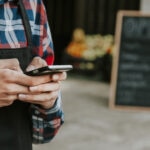 BBVA quiere ayudar a los comercios en su día a día a través de soluciones de cobro innovadoras. Los negocios, clientes de BBVA, pueden disponer de una nueva generación de Terminales Punto de Venta (TPV) físicos que les permitirán ofrecer una experiencia de compra ágil y sencilla. BBVA facilita a los comercios en España la gestión de su negocio desde el TPV