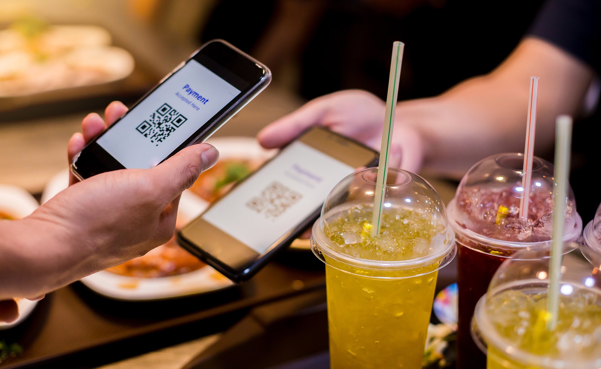 Tecnología ‘contactless’, Bizum, escaneo de códigos de barras y QR, huella digital, pagos programados, ‘smartwatches’… sus opciones son muy diversas. Las 1001 caras del pago móvil