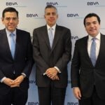 Ignacio de la Luz Dávalos, director general de Finanzas de BBVA México, Carlos Serrano Herrera, economista en Jefe de BBVA México y Eduardo Osuna Osuna, vicepresidente y director general de BBVA México