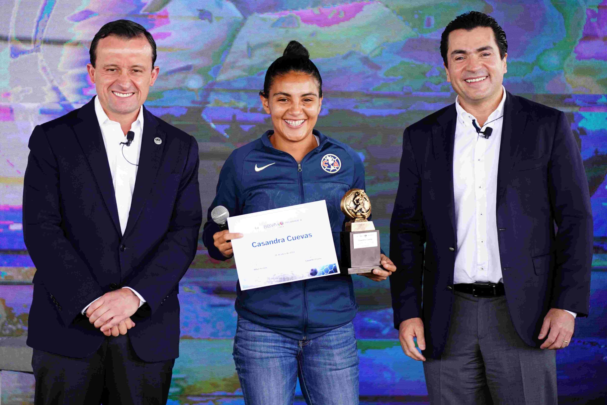 Mikel Arriola, presidente ejecutivo de la Liga BBVA MX y Eduardo Osuna, vicepresidente y director general de BBVA México, durante una conferencia de prensa para anunciar la renovación de BBVA como patrocinador de la Liga BBVA MX, celebrado en la Torre BBVA México Mikel Arriola, presidente ejecutivo de la Liga BBVA MX y Eduardo Osuna, vicepresidente y director general de BBVA México, durante una conferencia de prensa para anunciar la renovación de BBVA como patrocinador de la Liga BBVA MX, celebrado en la Torre BBVA México