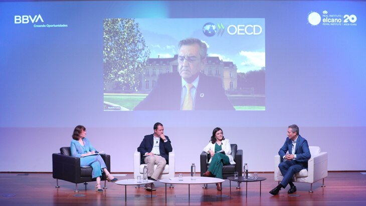 El sector financiero está preparado para agilizar la transición hacia un mundo más verde e inclusivo gracias a la financiación sostenible y a la extensión de soluciones financieras y digitales, aunque también necesita incentivos El sector financiero, preparado para impulsar una transición verde e inclusiva en los países emergentes