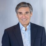 Hablamos con Javier M. Flores, que es el director general de la Fundación desde 2010. Licenciado en Derecho y MBA por la University of Houston (Texas, EEUU) es el responsable de la estrategia y la dirección ejecutiva y de la supervisión de sus entidades de microfinanzas en América Latina. Javier M. Flores: Nos sentimos orgullosos de haber ayudado a millones de personas a tener una mejor calidad de vida