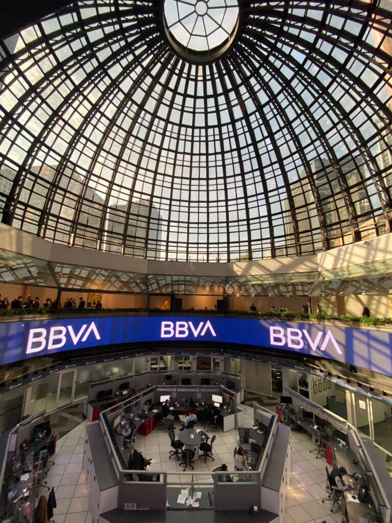 Bolsa-Mexicana-de-valores-campanazo-ETF-MEXTRAC-ES