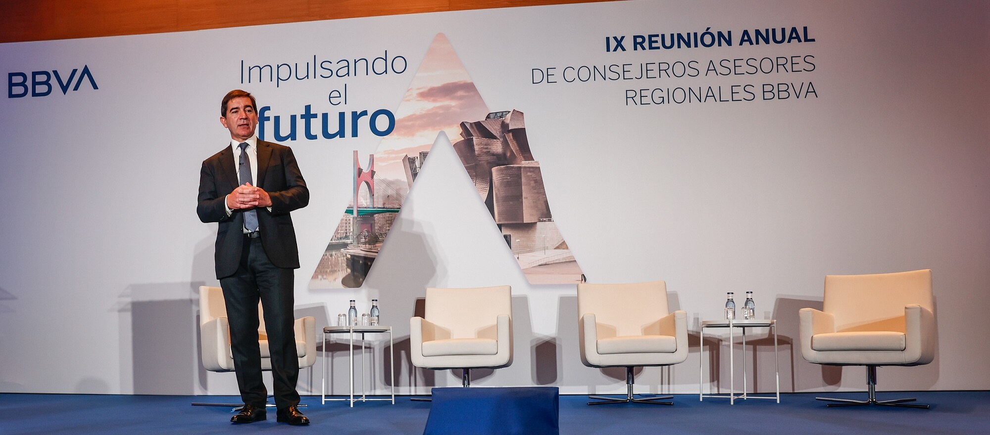 BBVA acompaña a los clientes en su transformación sostenible y tecnológica BBVA acompaña a los clientes en su transformación sostenible y tecnológica