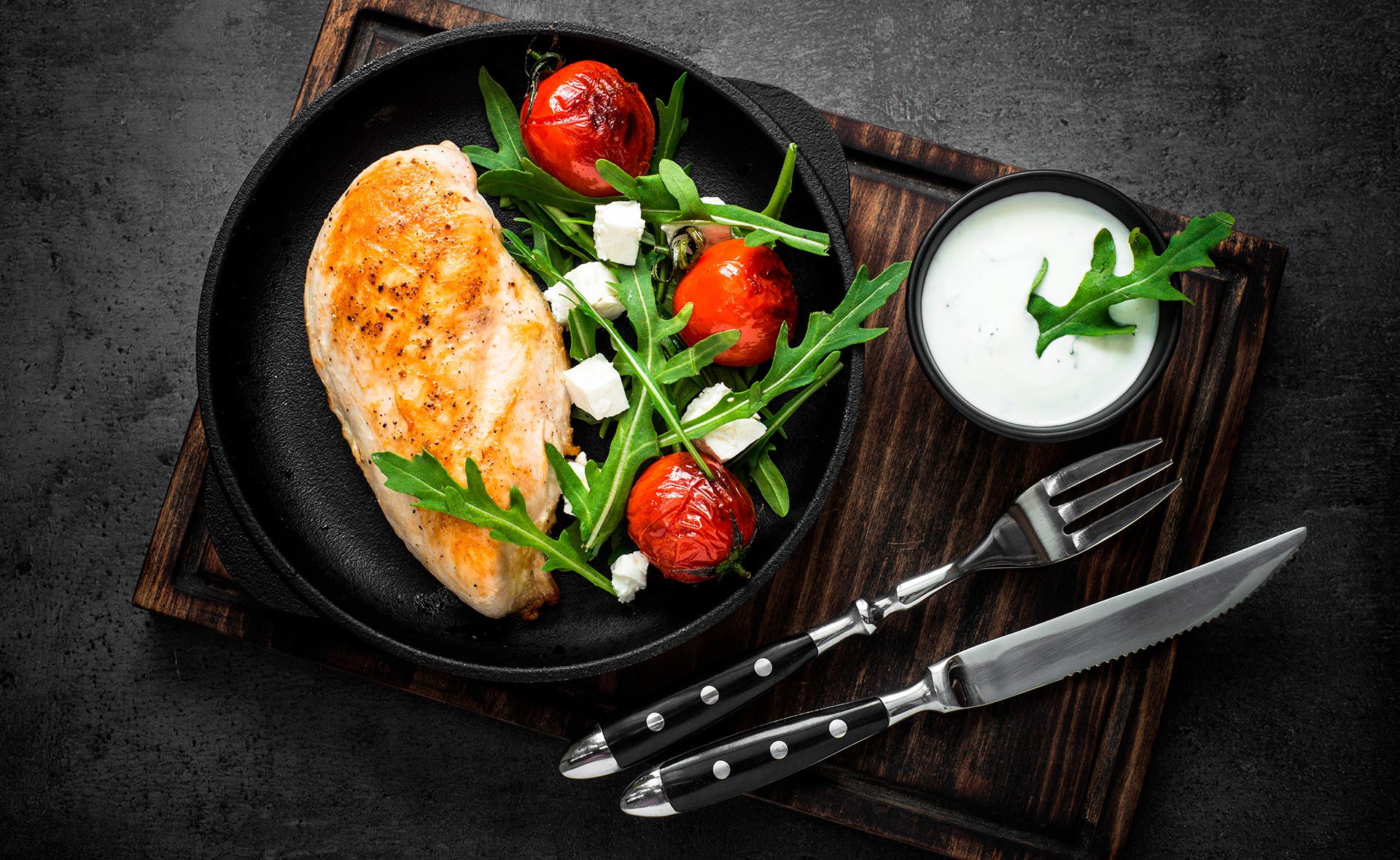 Conoce los aspectos que se tratan en el monográfico gratuito de BBVA ‘Gastronomía sostenible’ para impulsar una alimentación donde no debe faltar la sostenibilidad.
La alimentación sostenible, clave para la salud de las personas y del planeta