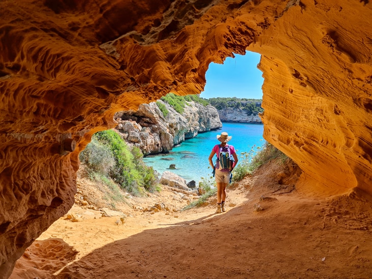 La sostenibilidad se presenta como una oportunidad para levantar la contribución que este sector realiza al PIB mundial. El monográfico de sostenibilidad de BBVA sobre el turismo sostenible muestra las claves.
Estos son los retos y las oportunidades para un turismo responsable e inclusivo