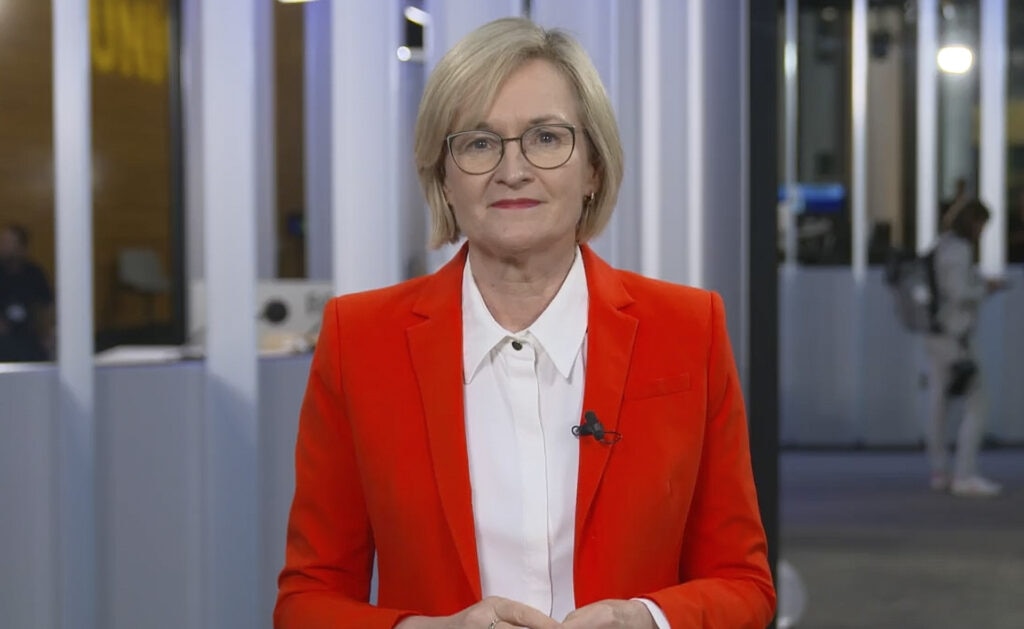 Vídeo Mairead McGuinness, comisaria europea: BBVA formará a dos millones de personas en educación financiera Vídeo Mairead McGuinness, comisaria europea: BBVA formará a dos millones de personas en educación financiera