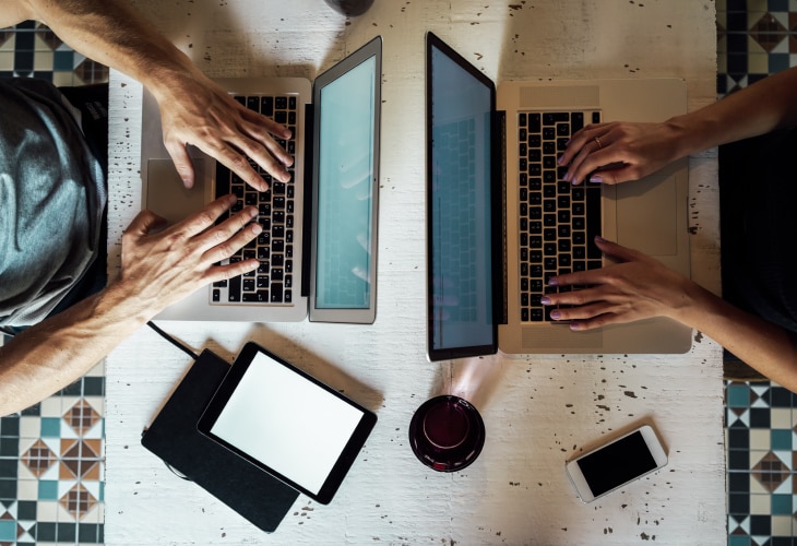 La gamificación (o ludificación) es una técnica de aprendizaje que fomenta la adquisición o consolidación de conocimientos mediante juegos, estimulando la motivación y la productividad. España es una potencia de primer orden en esta técnica y BBVA se sitúa como referente a nivel mundial de la gamificación en banca. El futuro de la gamificación, el método de las empresas para cautivar a clientes y empleados divirtiendo
