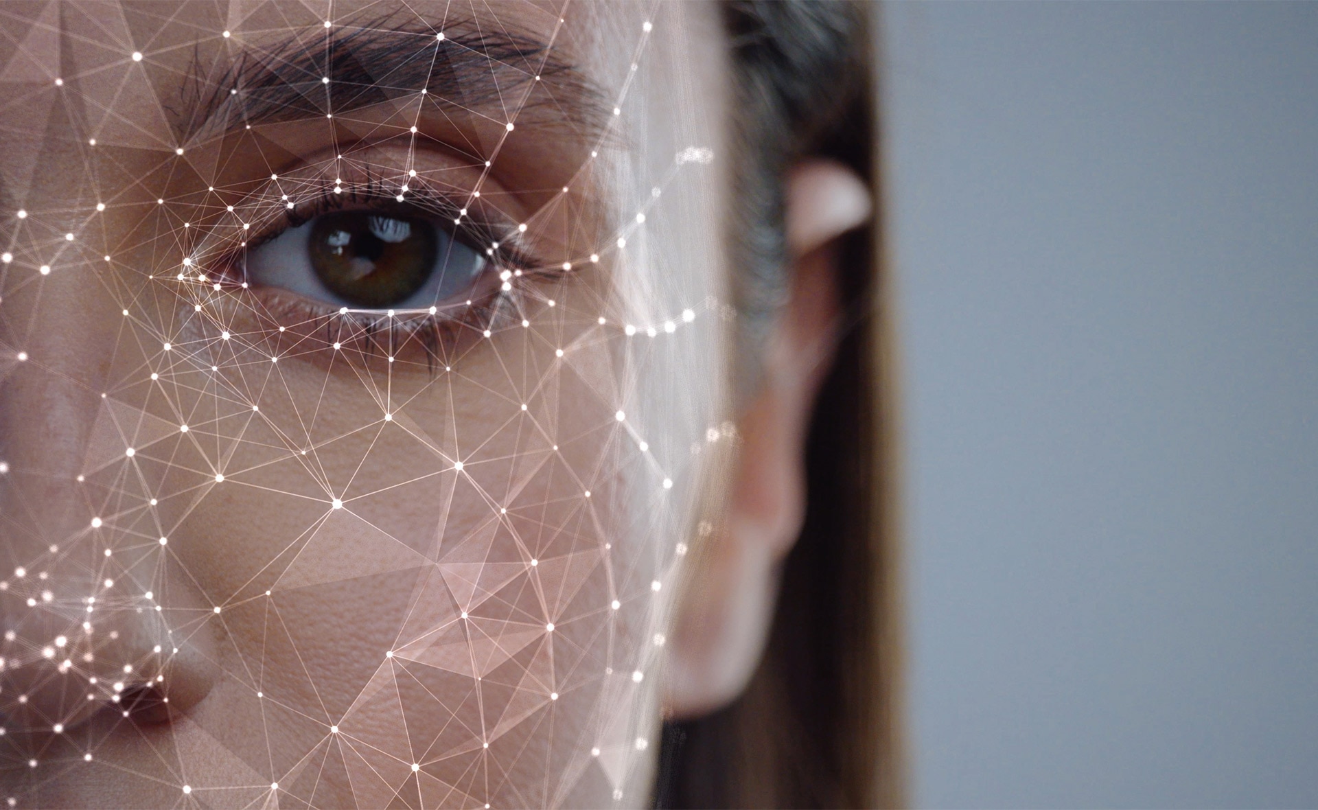 BBVA New Gen, la cuenta de inversión de la filial del Grupo en Suiza, cumple un año desde su lanzamiento. Para agilizar aún más el proceso de alta, New Gen ha incorporado un registro mejorado que, mediante un ‘selfie’, verifica la identidad de sus clientes en cuestión de segundos. BBVA Suiza pone en valor esta tecnología, capaz de verificar documentos de identidad y pasaportes de más de 190 países, para impulsar su expansión internacional. BBVA Suiza impulsa la expansión internacional de su cuenta New Gen al permitir el alta digital con un ‘selfie’