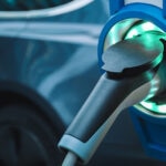 Planes como el MOVES III o el PERTE de movilidad, a través de los cuales se canalizan los fondos Next Generation EU, servirán para impulsar la electrificación en España. Una modernización en la que BBVA también quiere contribuir a través de facilidades para sus clientes, como el préstamo de coche ecológico. BBVA ofrece en España financiación para impulsar el coche eléctrico como alternativa rentable y sostenible