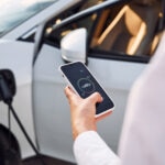 Planes como el MOVES III o el PERTE de movilidad, a través de los cuales se canalizan los fondos Next Generation EU, servirán para impulsar la electrificación en España. Una modernización en la que BBVA también quiere contribuir a través de facilidades para sus clientes, como el préstamo de coche ecológico. BBVA ofrece en España financiación para impulsar el coche eléctrico como alternativa rentable y sostenible
