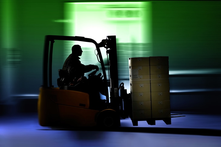 Para descarbonizar el planeta, las empresas deben extender sus objetivos de reducción de emisiones a proveedores, transportistas e incluso consumidores en toda la cadena de valor. Acercar la producción al consumo, ecodiseño, circularidad y trabajo junto con los grupos de interés de cada eslabón son estrategias clave. Cómo reducir las emisiones en la cadena de valor y mitigar el impacto climático