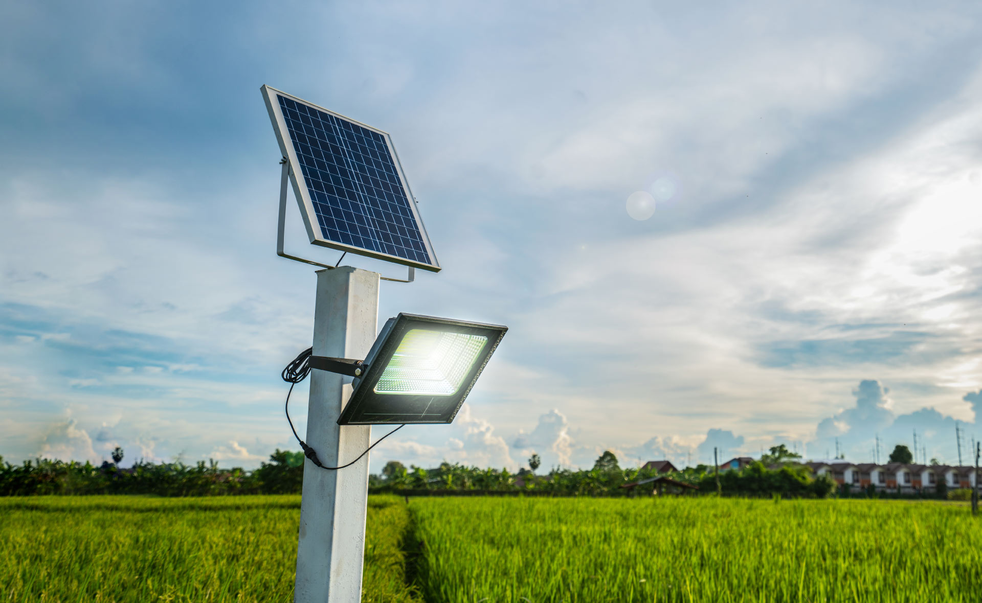 Lámparas solares, una opción eficiente para iluminar espacios de una vivienda