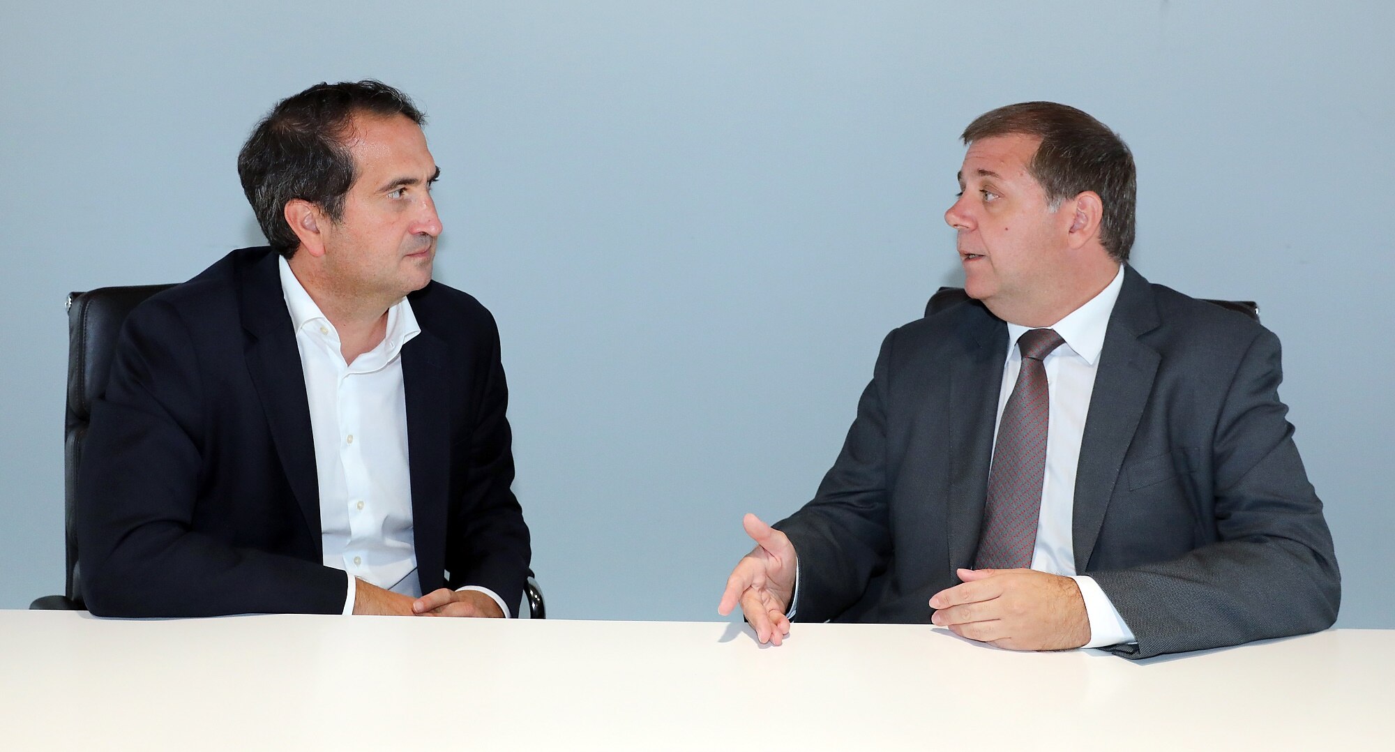 BBVA y Correos firman un protocolo para ampliar los servicios financieros en el mundo rural de España BBVA y Correos firman un protocolo para ampliar los servicios financieros en el mundo rural de España