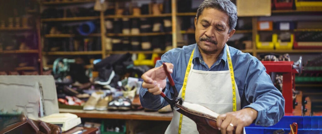 La prestigiosa revista Global Finance ha anunciado a los ganadores de la segunda edición anual de los SME Bank Awards 2023 en los que BBVA ha destacado como el mejor banco en el segmento pymes en Perú. Este galardón responde a la capacidad de la entidad financiera para satisfacer las necesidades de las pequeñas y medianas empresas, así como por ofrecerles las mejores soluciones.
Global Finance premia a BBVA como el Mejor Banco para Pymes en Perú