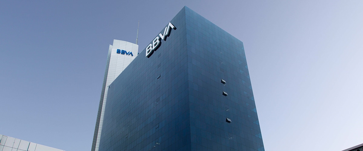 BBVA ha sido reconocido, por segundo año consecutivo, como el mejor banco en Perú por The Banker. Asimismo, la publicación británica, perteneciente al grupo Financial Times, también ha reconocido a BBVA como la mejor entidad de Europa Occidental, España y Colombia por lo realizado durante el 2022. BBVA, Mejor Banco Peruano en 2022 según The Banker