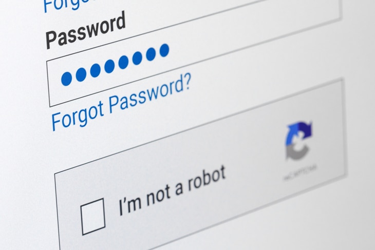¿Cómo puede el lector saber si un texto ha sido escrito por un humano o por una inteligencia artificial? Pongamos un ejemplo más concreto: Tenemos que hacer una redacción sobre el cine de ciencia ficción de los años 80 y recurrimos a ChatGPT para escribirlo. ChatGPT vs CAPTCHA: Cuando la IA desafía al test de Turing