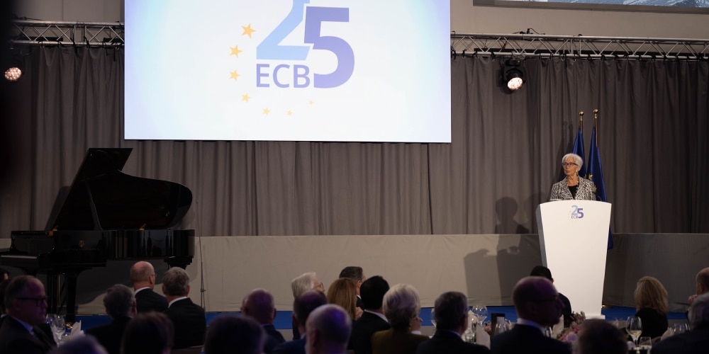 Las 25 fechas más relevantes del BCE en sus 25 años de vida Las 25 fechas más relevantes del BCE en sus 25 años de vida
